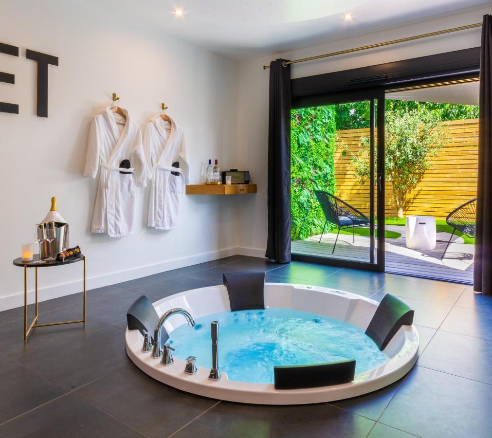 Holiday home Le Secret - Nuit Romantique Avec Jacuzzi Privatif - Champagne Offert - Climatisation *